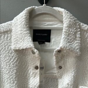 Teddy Shacket. Oversized fit.  Beautiful silver snap buttons & 2 front pockets.